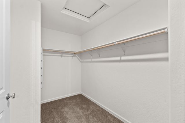 1109 E Elkhorn Avenue, Visalia, CA 93292