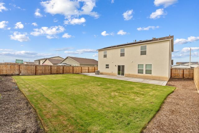 1109 E Elkhorn Avenue, Visalia, CA 93292