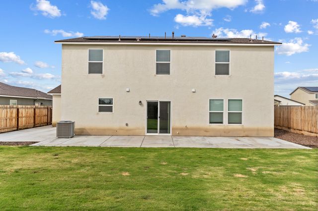 1109 E Elkhorn Avenue, Visalia, CA 93292