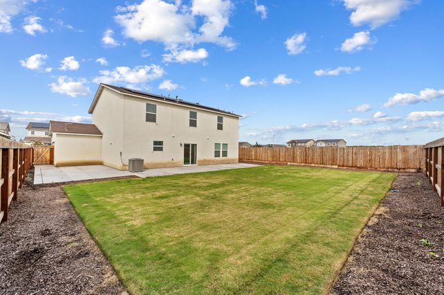 1109 E Elkhorn Avenue, Visalia, CA 93292