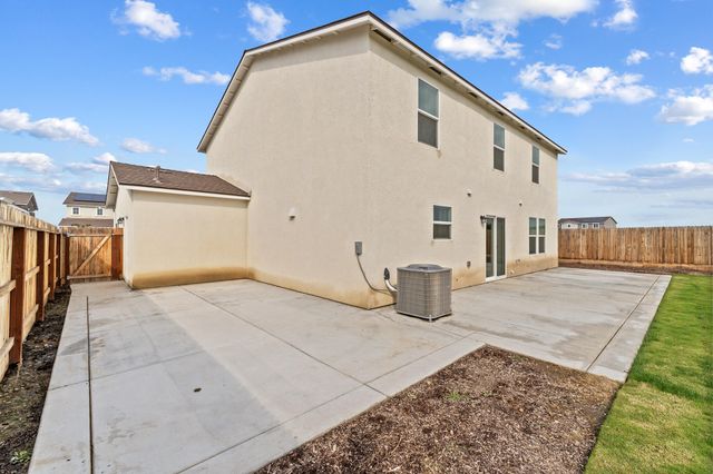 1109 E Elkhorn Avenue, Visalia, CA 93292