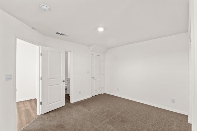 1109 E Elkhorn Avenue, Visalia, CA 93292