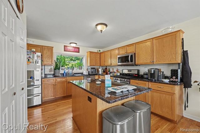46309 Jasmine Court, Chesterfield, MI 48047