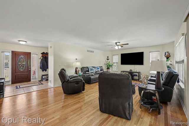 46309 Jasmine Court, Chesterfield, MI 48047