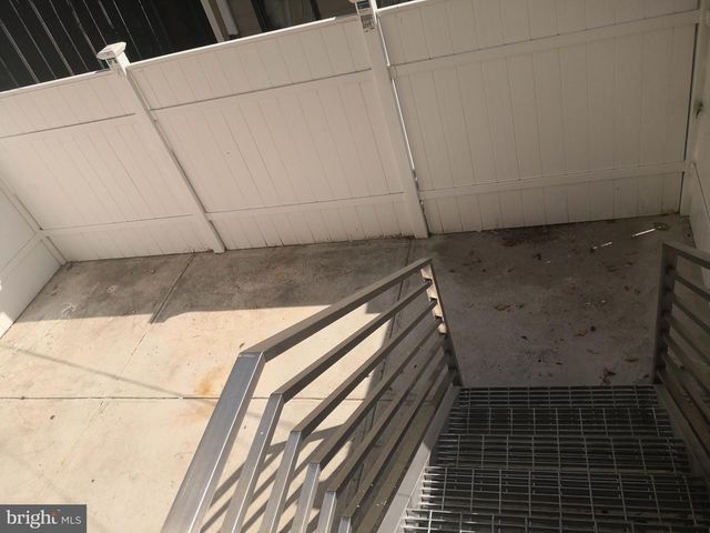 1008 GREEN ST, Philadelphia, PA 19123