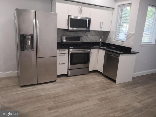 1008 GREEN ST, Philadelphia, PA 19123