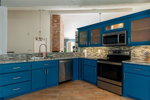 6323 Bridgegate Drive, Spring, TX 77373