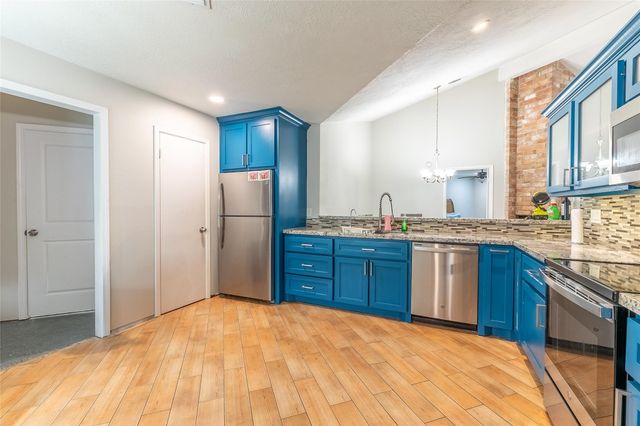 6323 Bridgegate Drive, Spring, TX 77373