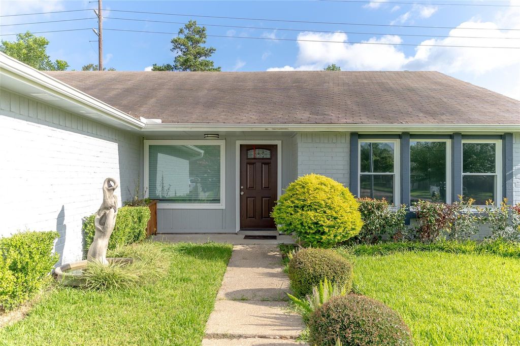 6323 Bridgegate Drive, Spring, TX 77373