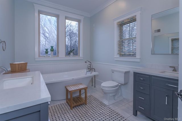 1 Peck Ridge Road, Warwick, NY 10990