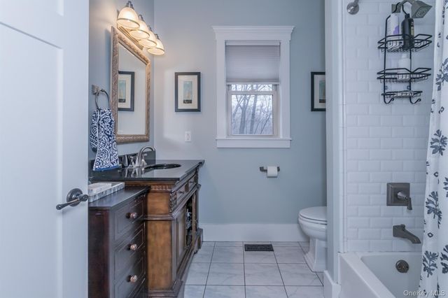 1 Peck Ridge Road, Warwick, NY 10990