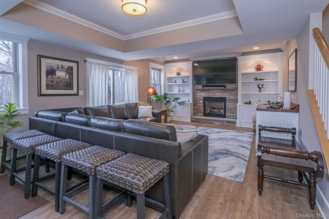 1 Peck Ridge Road, Warwick, NY 10990