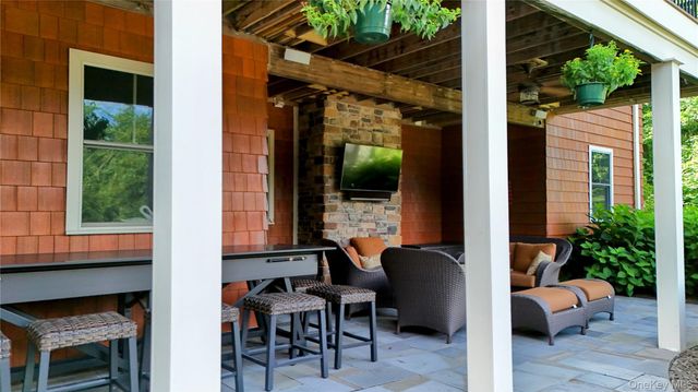 1 Peck Ridge Road, Warwick, NY 10990