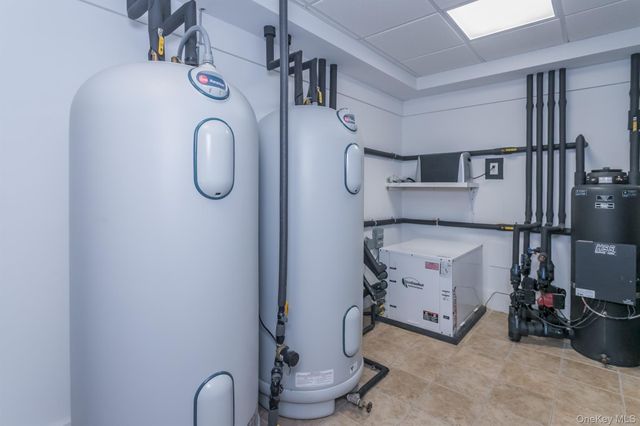 1 Peck Ridge Road, Warwick, NY 10990