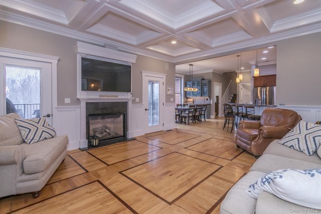 1 Peck Ridge Road, Warwick, NY 10990