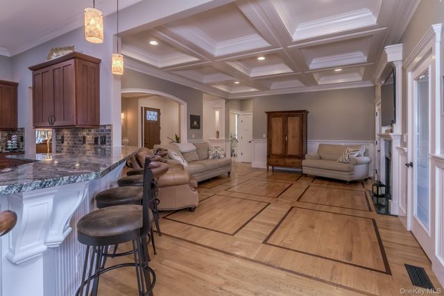 1 Peck Ridge Road, Warwick, NY 10990