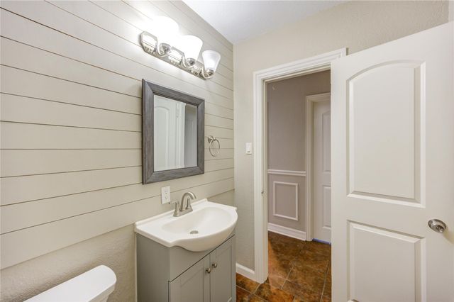 6729 Barney Road, Houston, TX 77092