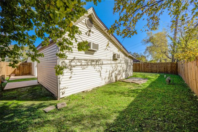 6729 Barney Road, Houston, TX 77092