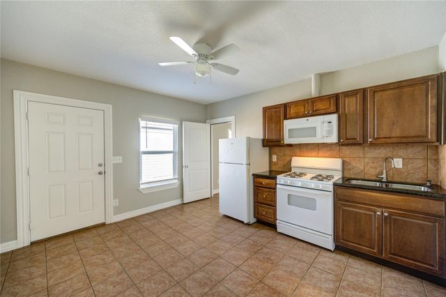 6729 Barney Road, Houston, TX 77092