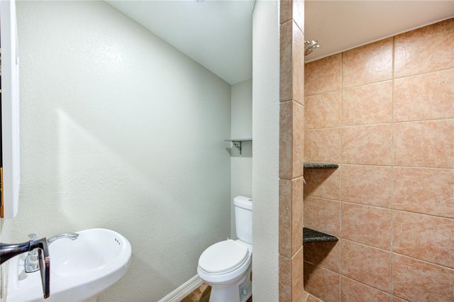 6729 Barney Road, Houston, TX 77092