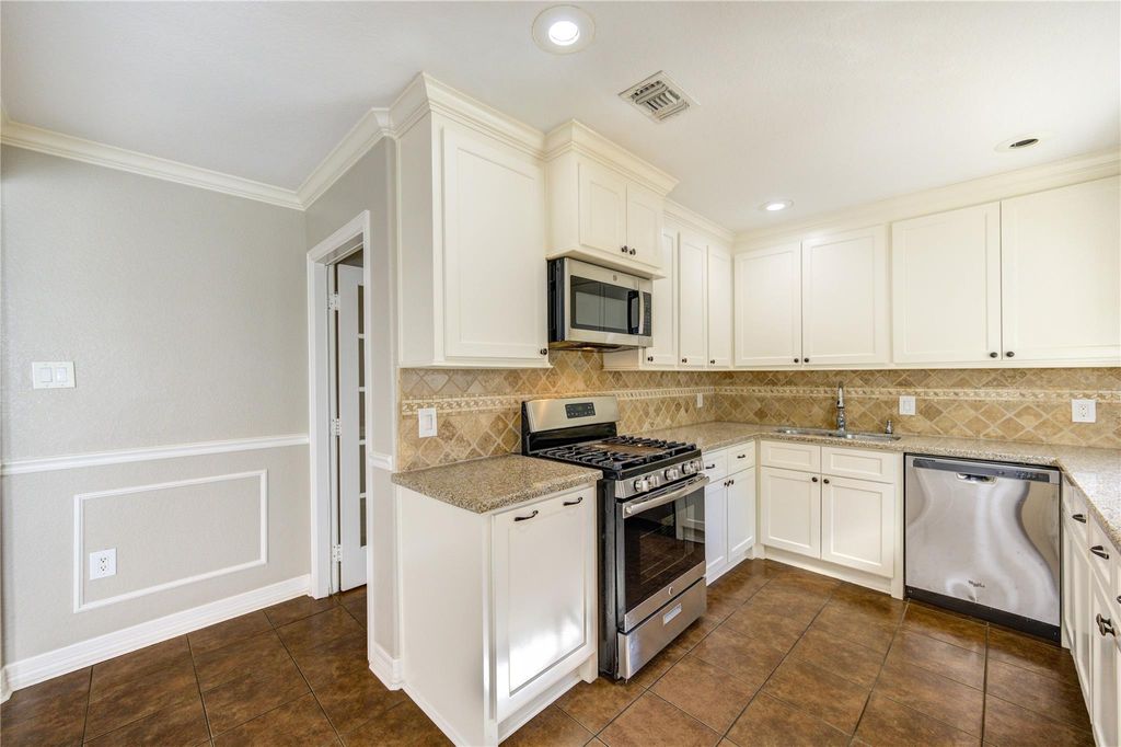 6729 Barney Road, Houston, TX 77092