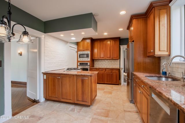 3 Monmouth Avenue, Rumson, NJ 07760