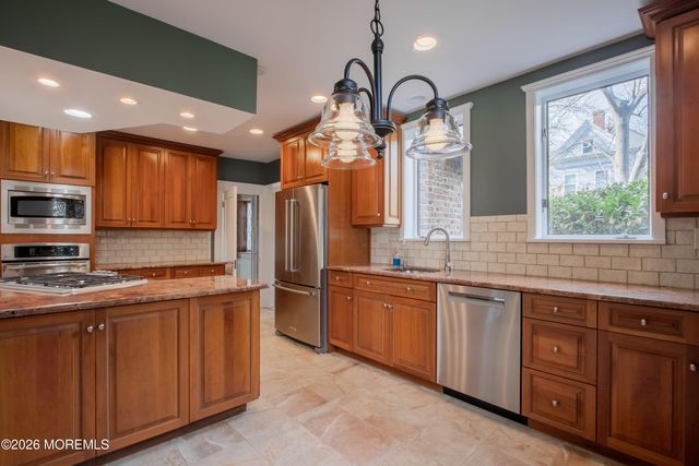 3 Monmouth Avenue, Rumson, NJ 07760