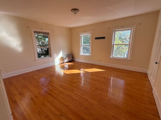 23 Lakewood St, Worcester, MA 01603