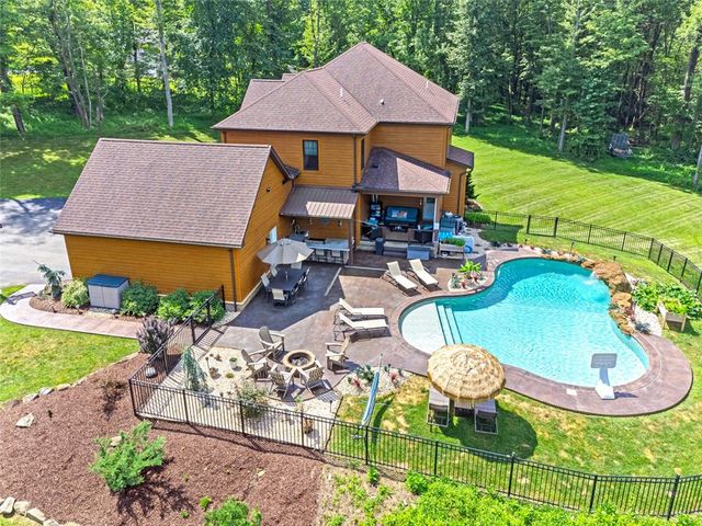 133 Hay Ln, Murrysville, PA 15668