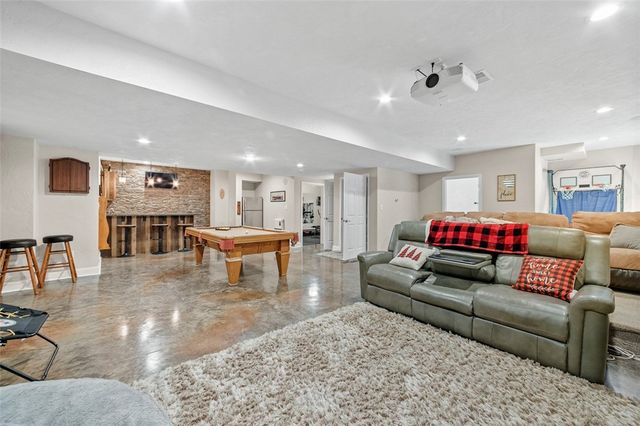 133 Hay Ln, Murrysville, PA 15668