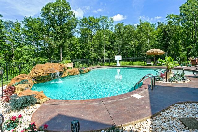 133 Hay Ln, Murrysville, PA 15668