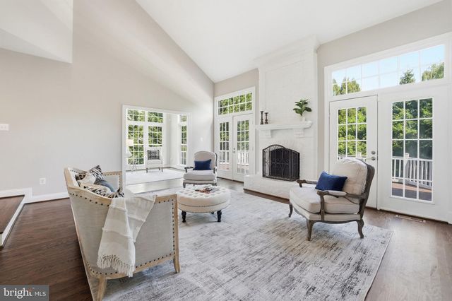 1405 WOODHURST BLVD, Mclean, VA 22102