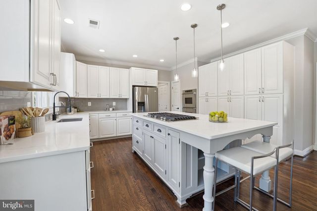 1405 WOODHURST BLVD, Mclean, VA 22102