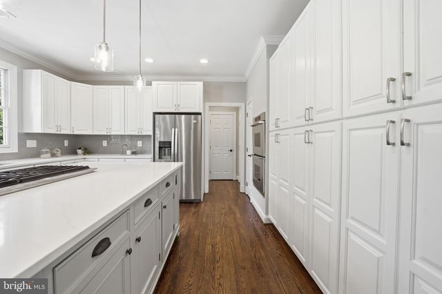 1405 WOODHURST BLVD, Mclean, VA 22102