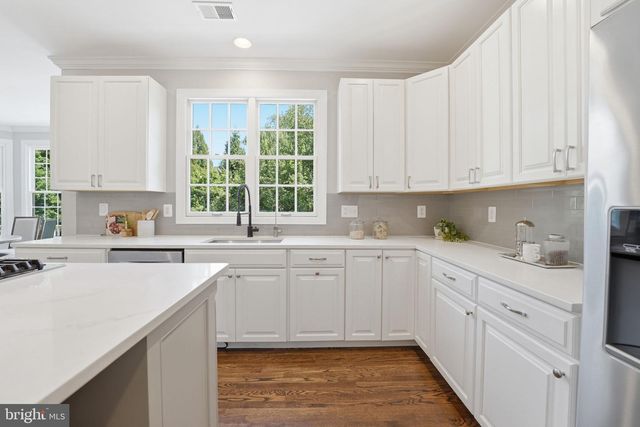 1405 WOODHURST BLVD, Mclean, VA 22102