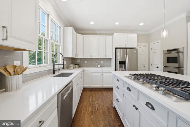1405 WOODHURST BLVD, Mclean, VA 22102