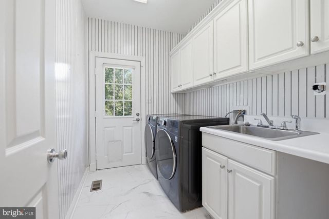 1405 WOODHURST BLVD, Mclean, VA 22102