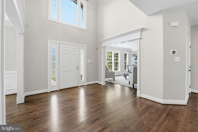 1405 WOODHURST BLVD, Mclean, VA 22102