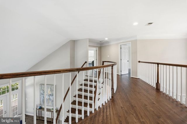 1405 WOODHURST BLVD, Mclean, VA 22102