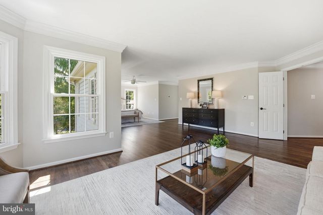 1405 WOODHURST BLVD, Mclean, VA 22102