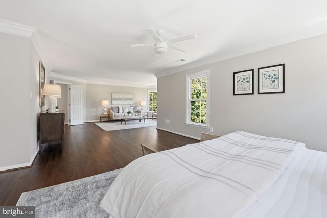 1405 WOODHURST BLVD, Mclean, VA 22102