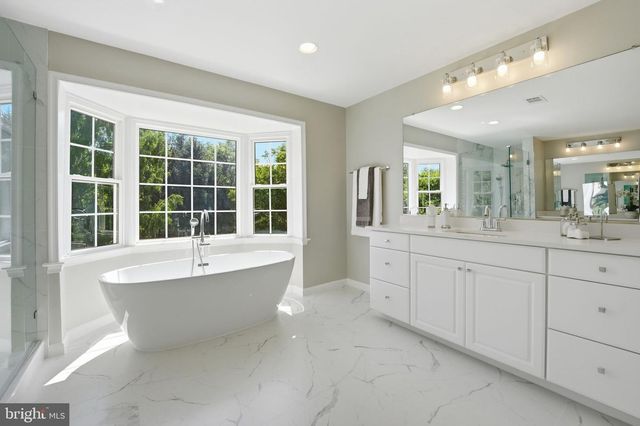 1405 WOODHURST BLVD, Mclean, VA 22102