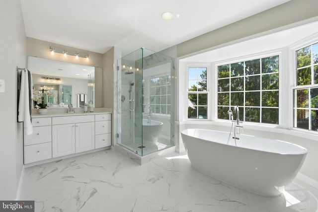 1405 WOODHURST BLVD, Mclean, VA 22102