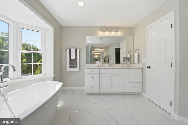 1405 WOODHURST BLVD, Mclean, VA 22102