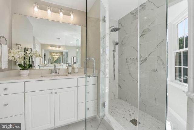 1405 WOODHURST BLVD, Mclean, VA 22102