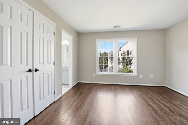 1405 WOODHURST BLVD, Mclean, VA 22102