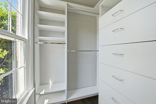1405 WOODHURST BLVD, Mclean, VA 22102