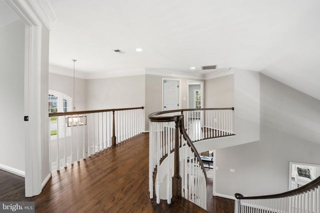 1405 WOODHURST BLVD, Mclean, VA 22102