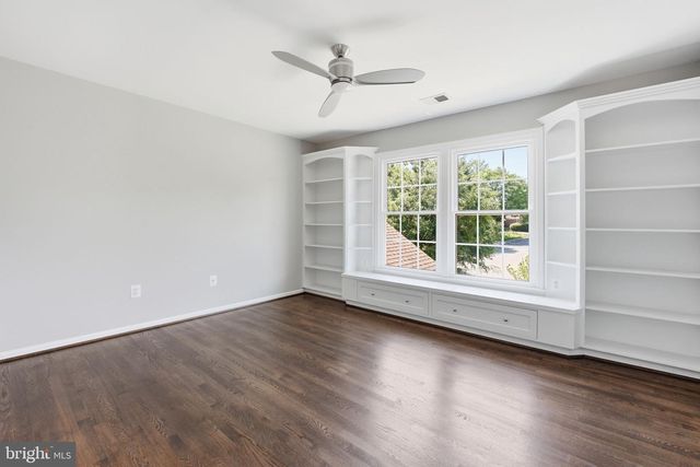 1405 WOODHURST BLVD, Mclean, VA 22102