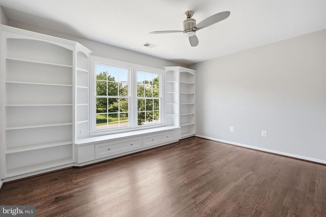1405 WOODHURST BLVD, Mclean, VA 22102